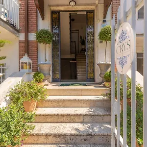 Apartment Crys: Apartments, Holiday, Business,, Verona